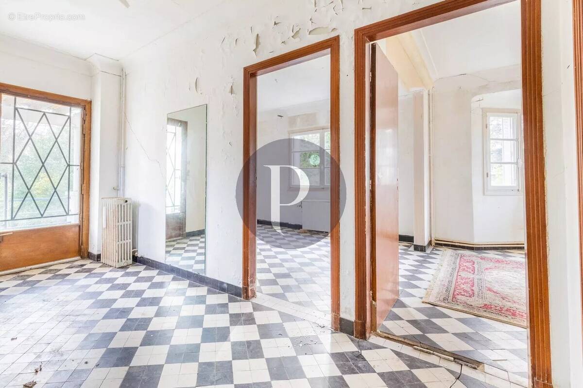 Maison à VERRIERES-LE-BUISSON