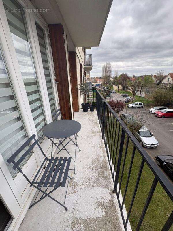 Appartement à COMBS-LA-VILLE