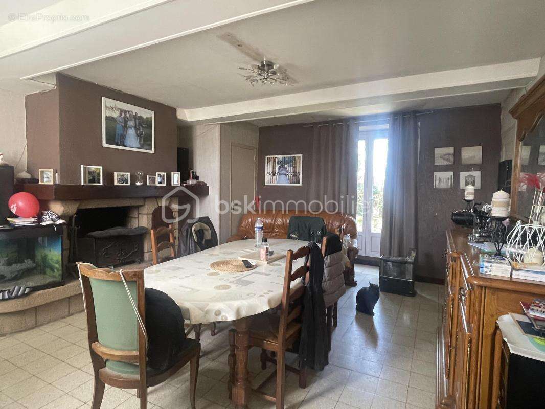 Maison à CERISY-LA-FORET