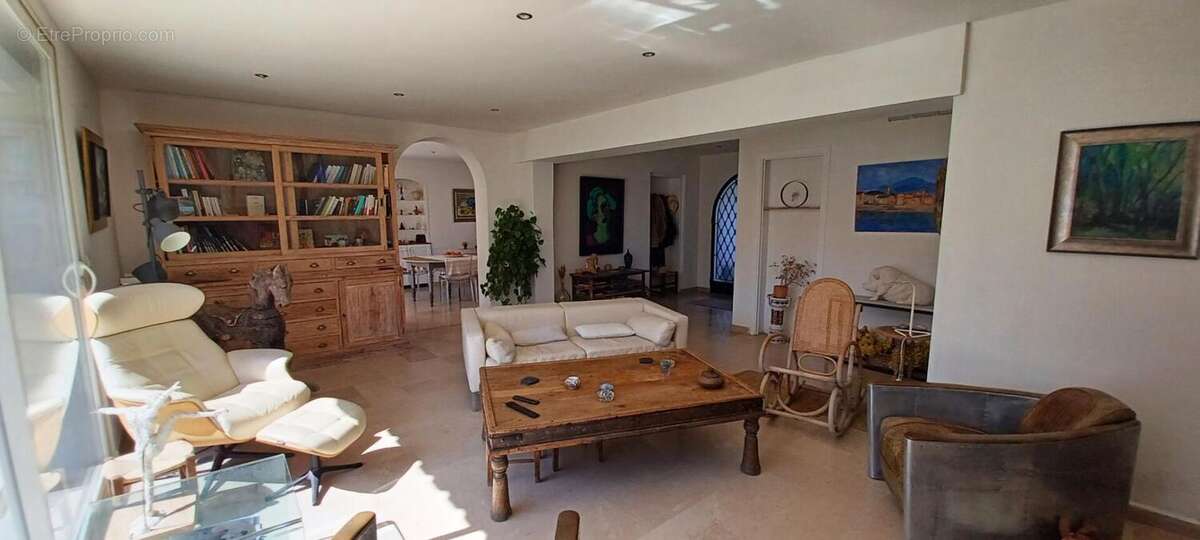 Maison à SIX-FOURS-LES-PLAGES