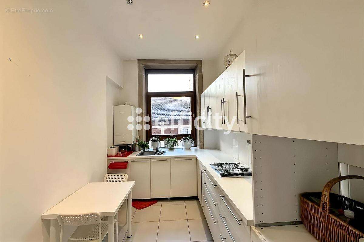 Appartement à LYON-6E