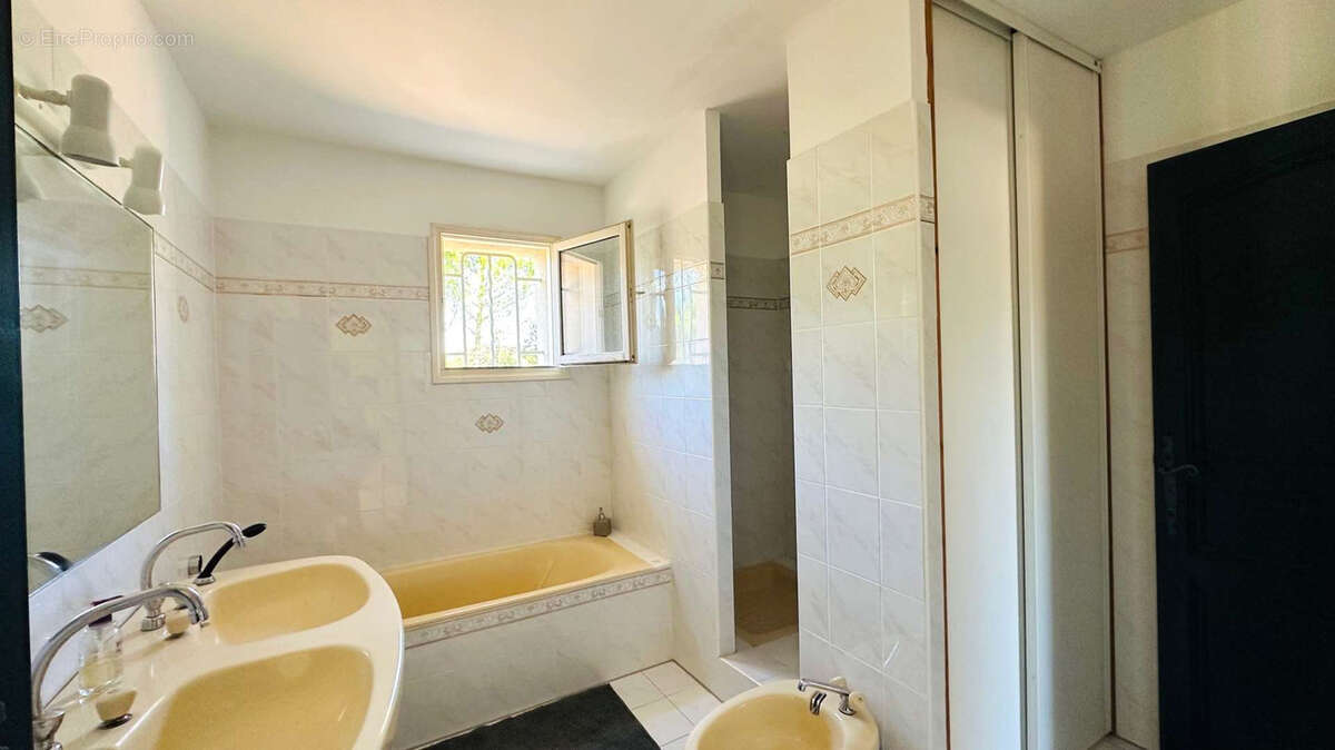 Maison à VAISON-LA-ROMAINE