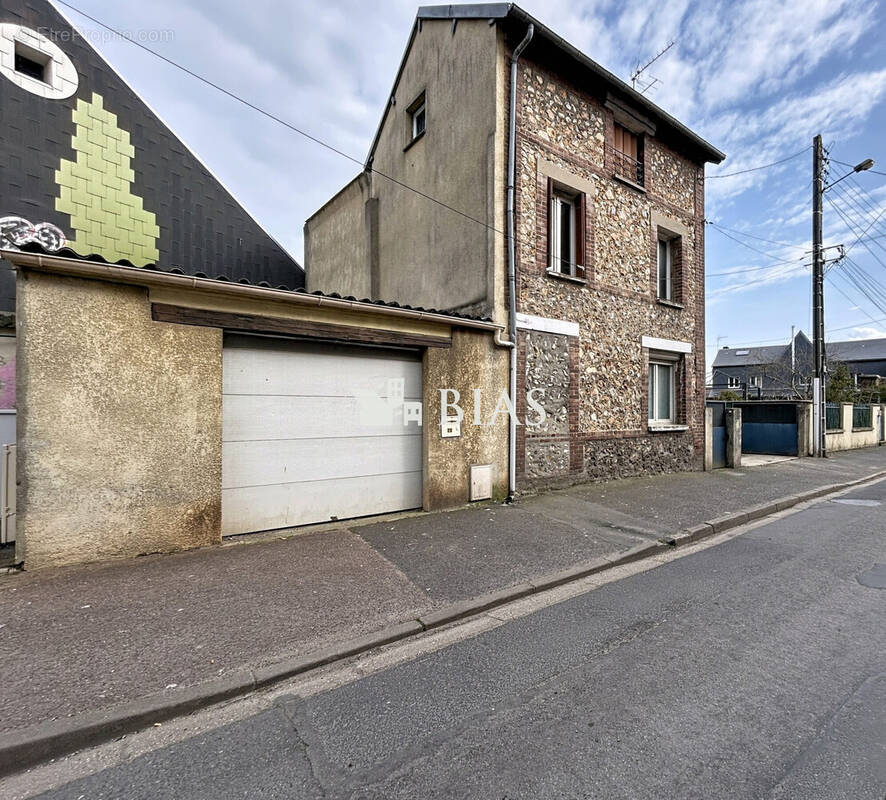 Maison à OISSEL