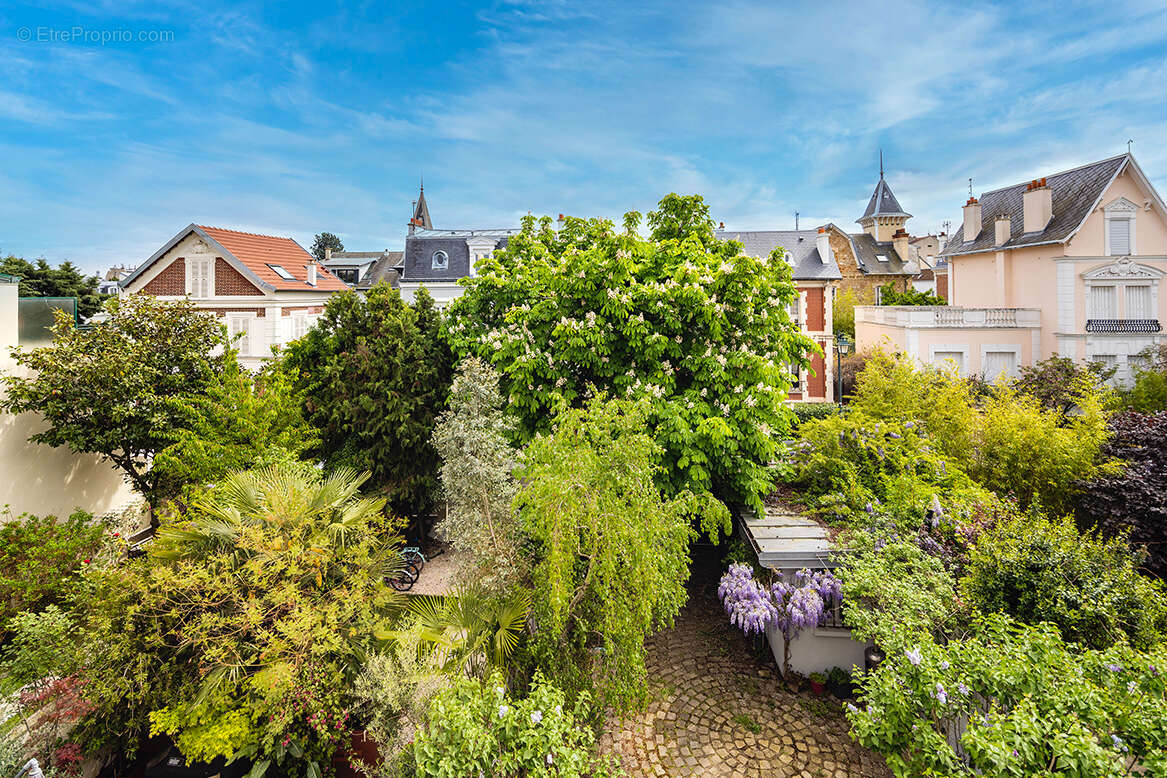 Maison à ASNIERES-SUR-SEINE
