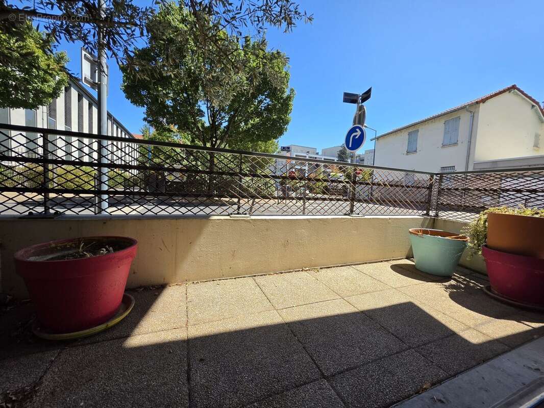 Appartement 69 m² à Villeurbanne  - photo 3