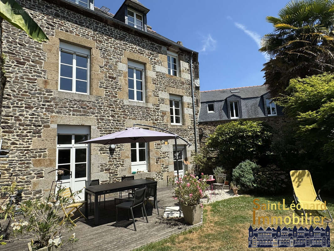 Maison à FOUGERES