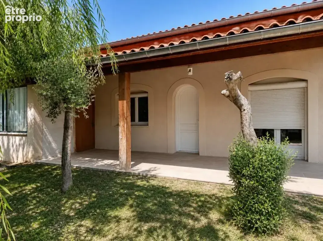 Maison à PINS-JUSTARET