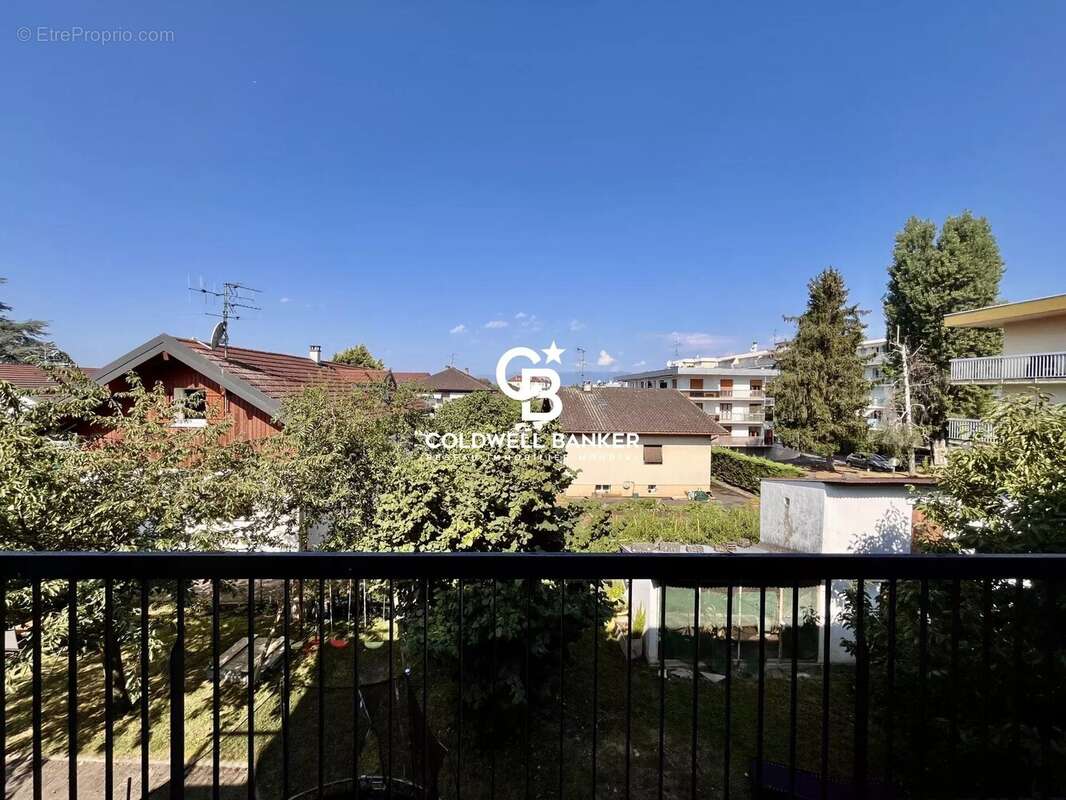 Maison de ville à vendre à Annemasse divisée en 2 appartements avec combles, sous-sol et fort potentiel locatif 74100 - photo 11