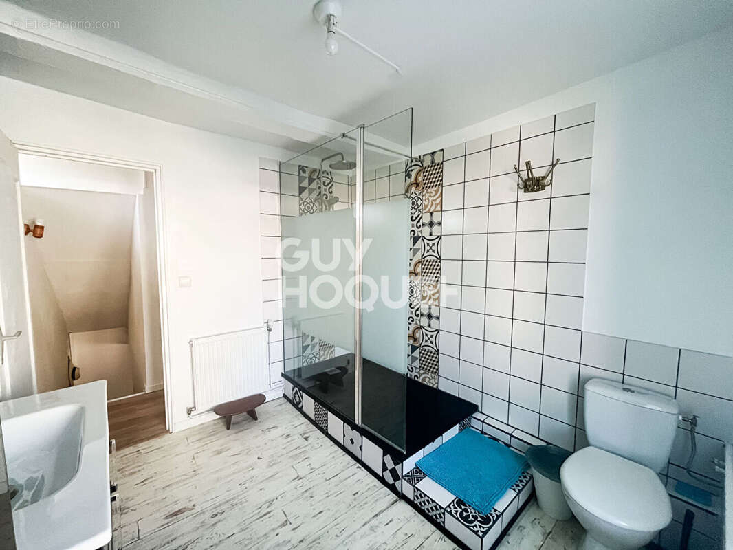 Maison à SAINT-MARTIN-DE-FONTENAY