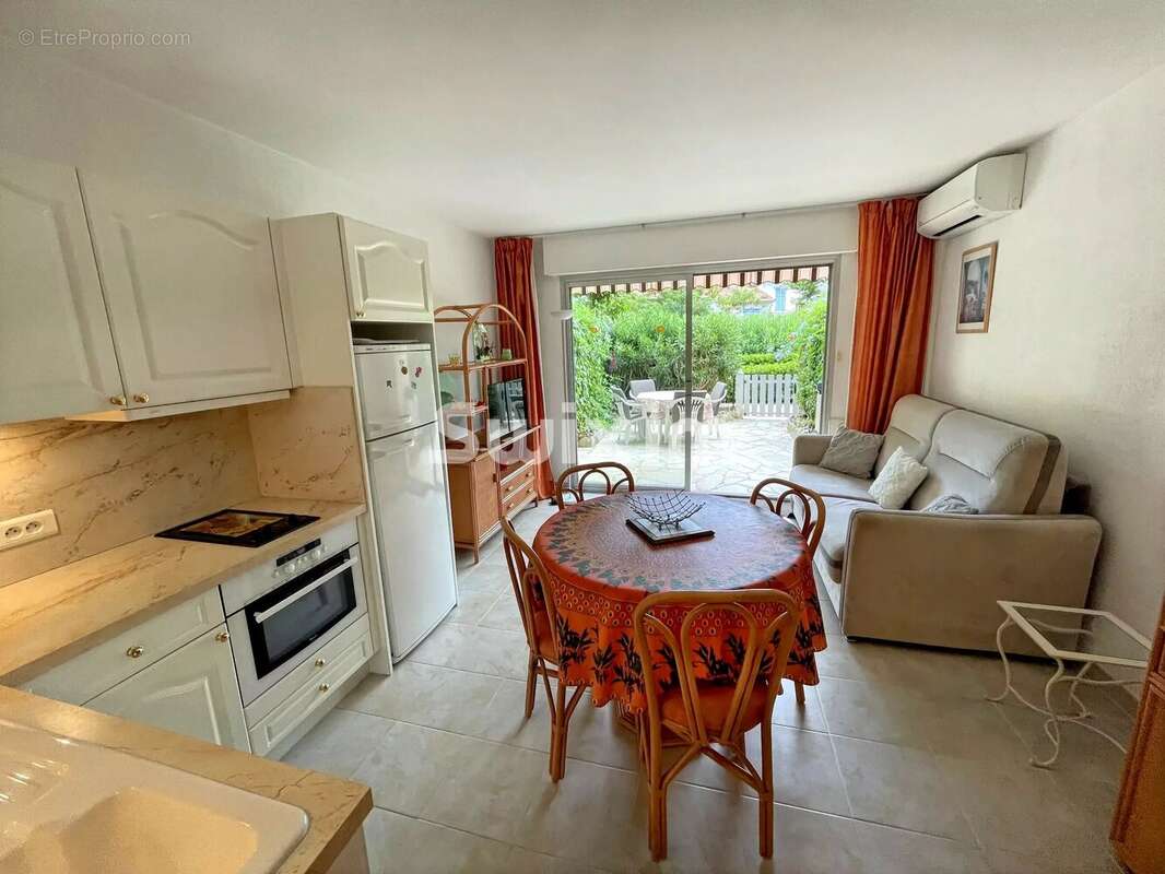 Studio cabine en rez de jardin + parking + cave - photo 5