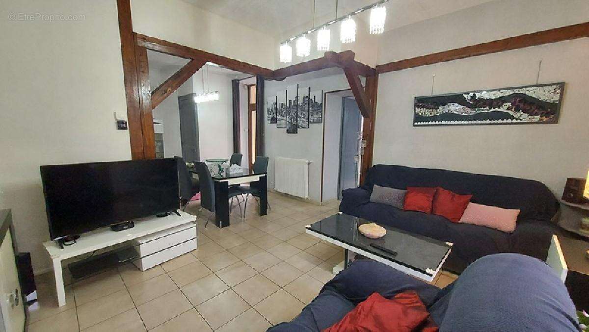 Maison à LIVET-ET-GAVET