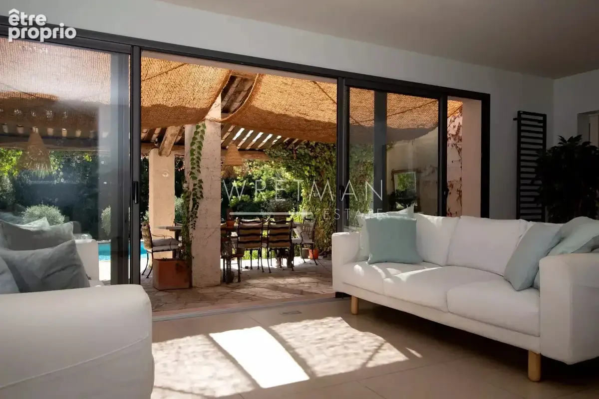 Co Exclusive À vendre près de Valbonne - Domaine de 3 logements - photo 8