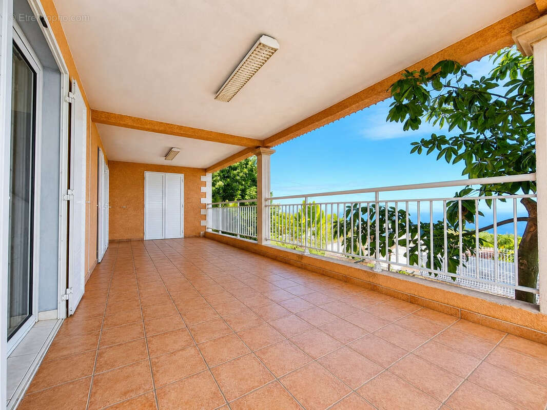 Villa f7 sur 1000 m2 saint-leu - photo 6