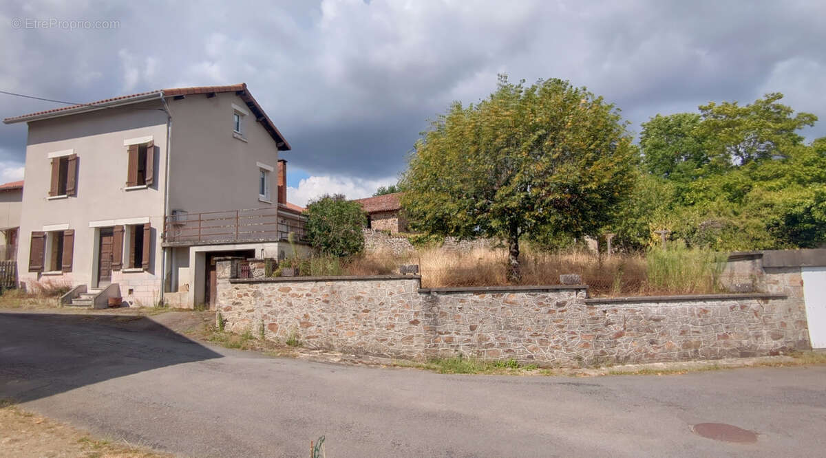 Maison à SAINT-YRIEIX-SOUS-AIXE