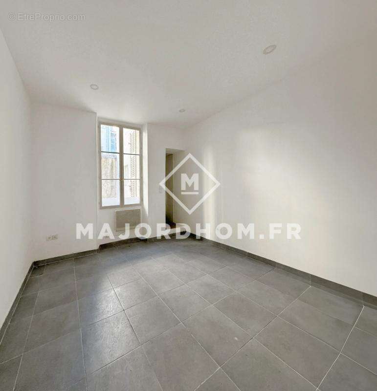 Appartement à MARSEILLE-1E