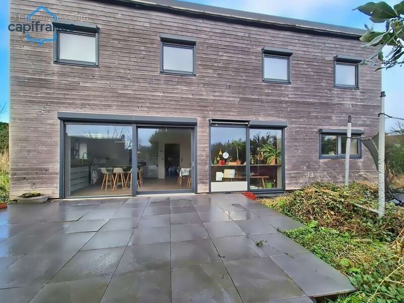 Maison à PLOUGUERNEAU