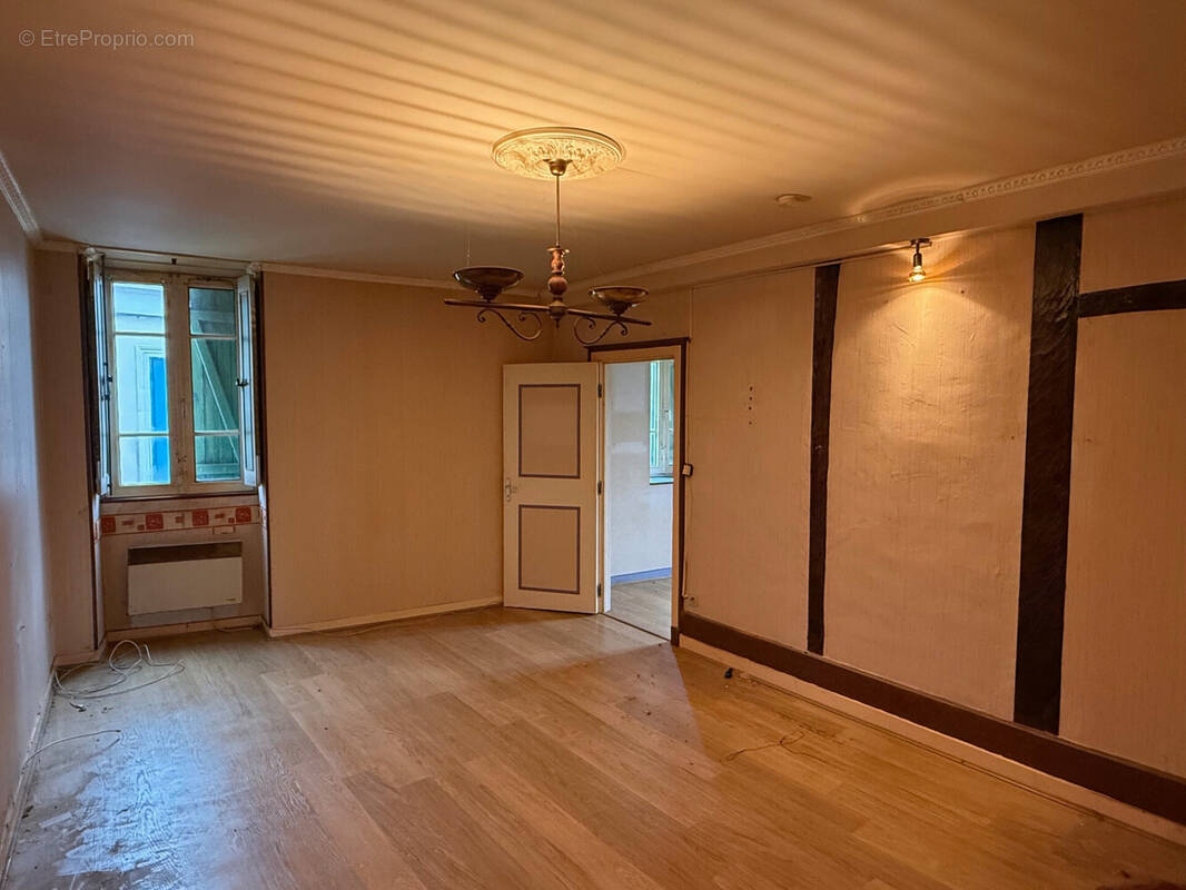 Appartement à CLUIS