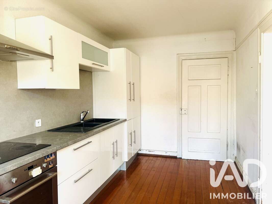 Appartement 250 m² à Hundling  - photo 2