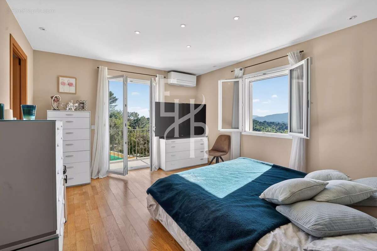 Maison à MOUGINS