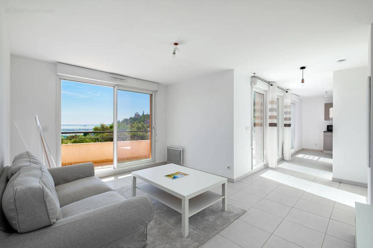 Appartement à MANDELIEU-LA-NAPOULE
