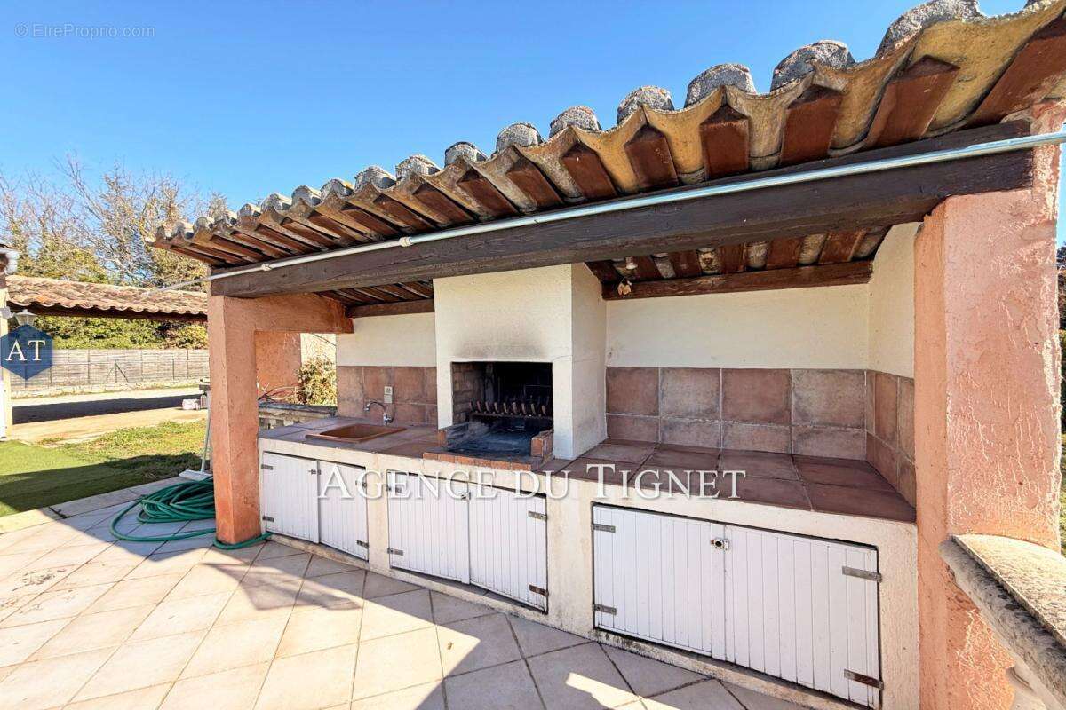 Maison à SAINT-CEZAIRE-SUR-SIAGNE