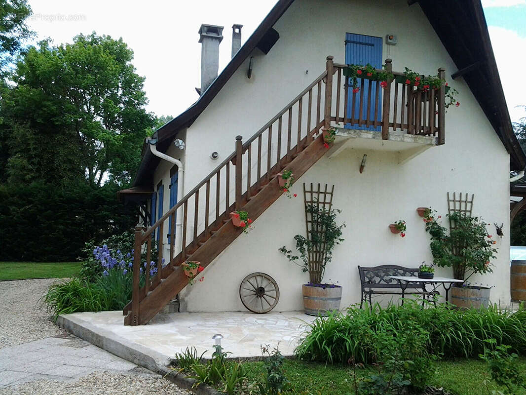 Maison à MENESPLET