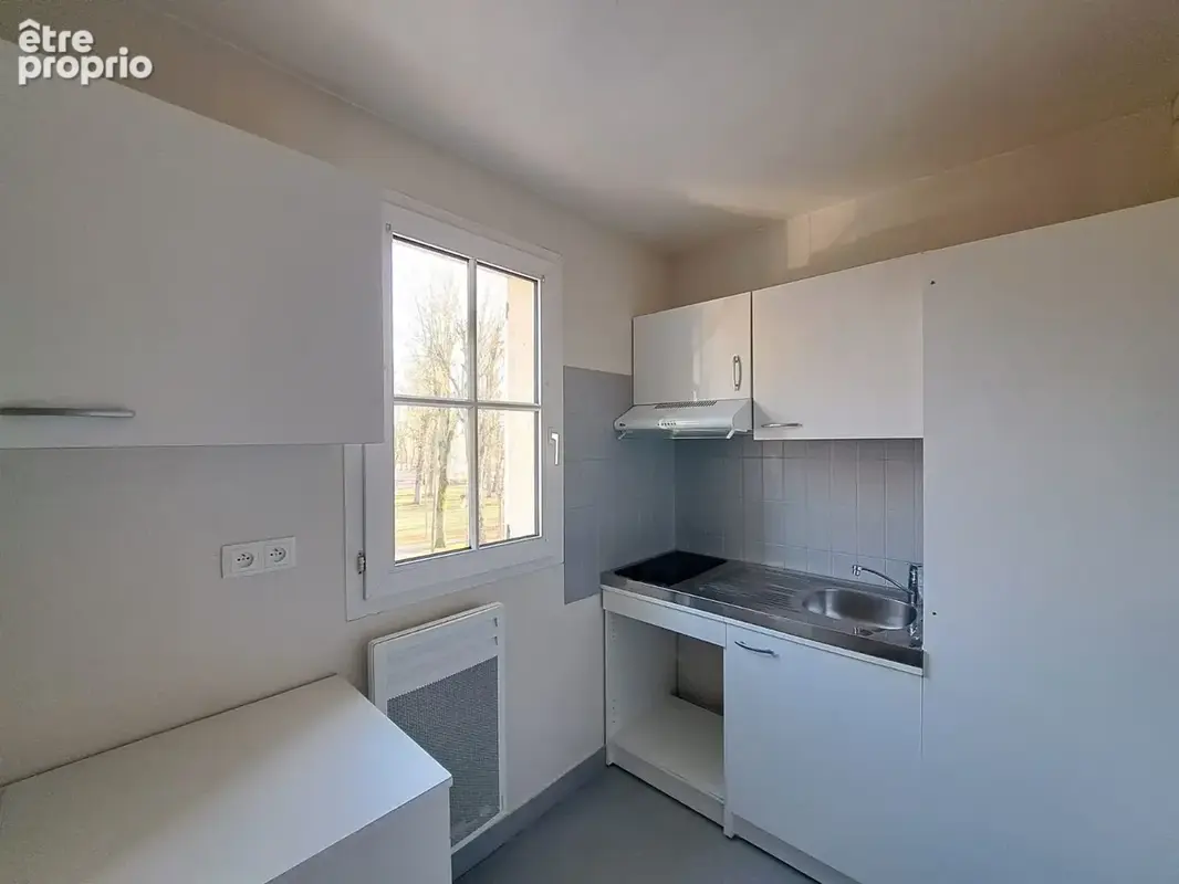 Appartement en duplex avec une chambre en plein coeur de Senlis dans une résidence sécurisée avec un place de - photo 4