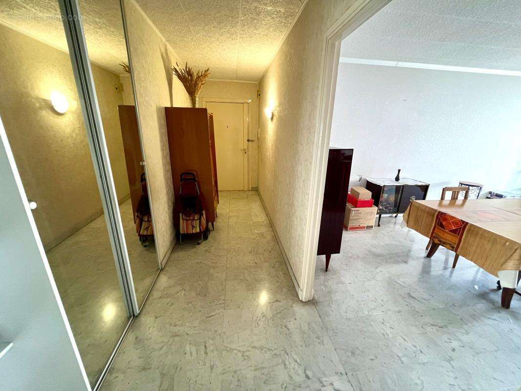 Appartement à LE CANNET