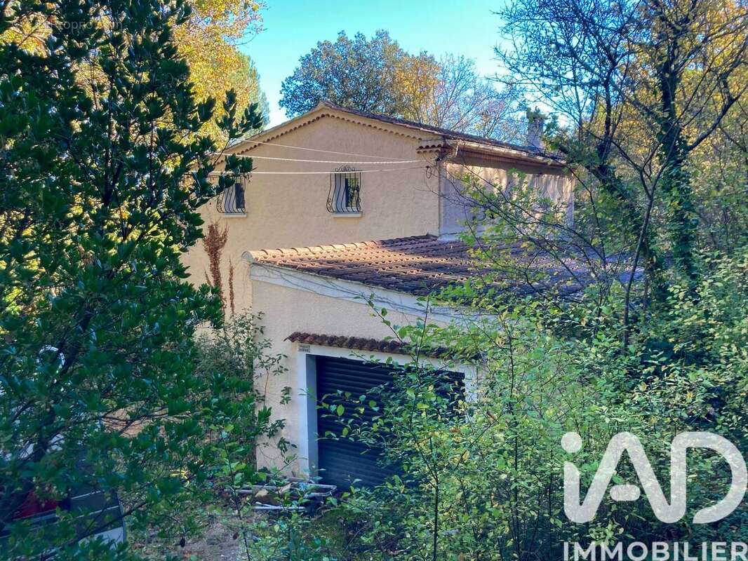 Photo 2 - Maison à TOURVES