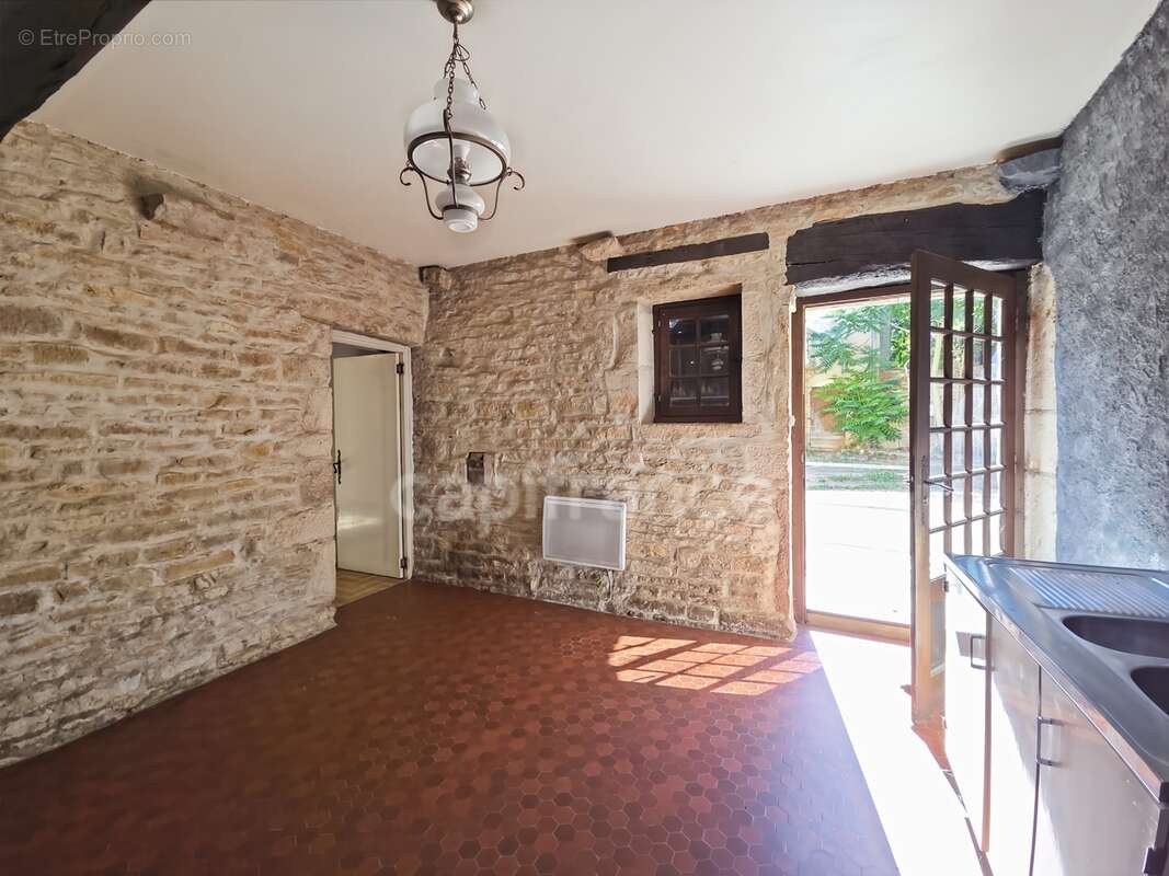 Maison en pierre à renover - photo 4
