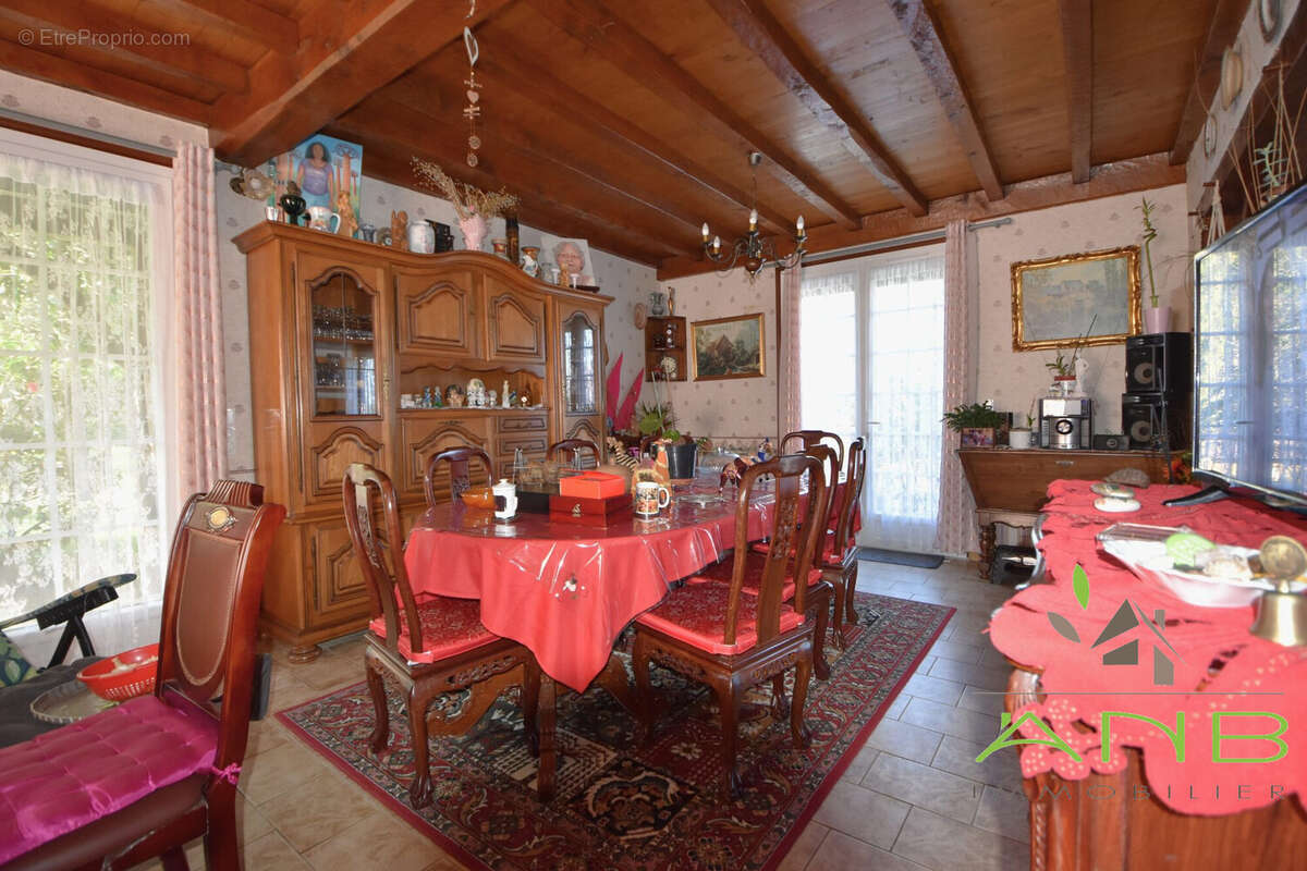 Maison à SAINT-PARDOUX-LA-RIVIERE