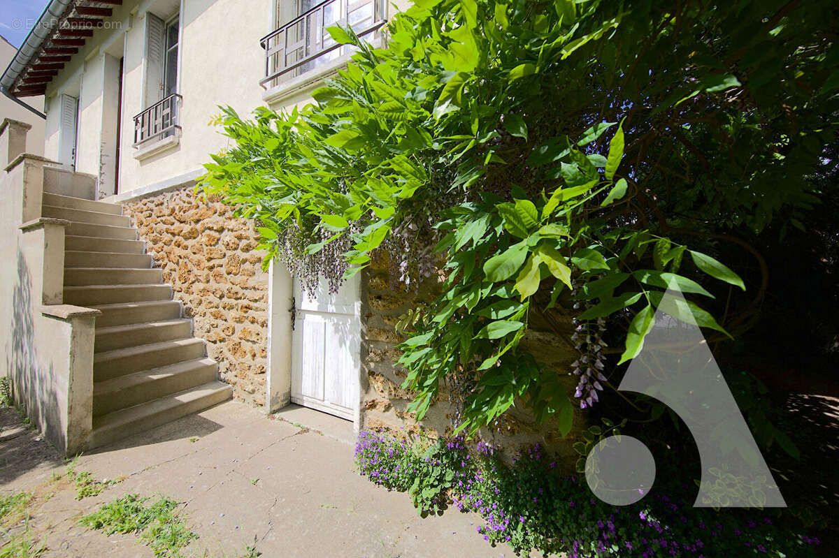 Maison à CORBEIL-ESSONNES