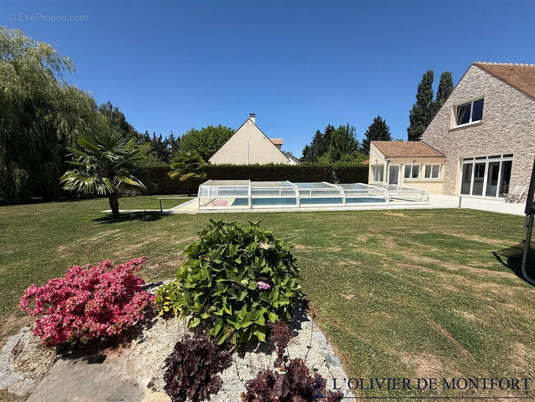 Maison à LES ESSARTS-LE-ROI