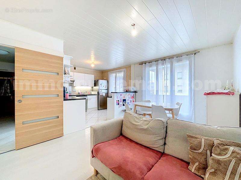 Appartement_T3_SAINT-PIERRE_en_faucigny_PROCHE_FRONTIERE_SUISSE_GENEVE_AUTOROUTE_FRONTALIERS_CALME_PROX_CEVA_CUISINE_OUVERTE_ - Appartement à SAINT-PIERRE-EN-FAUCIGNY