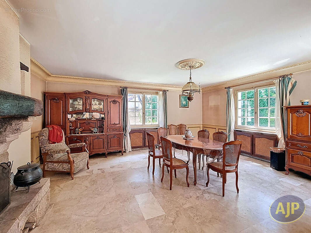 Maison à BOUGUENAIS