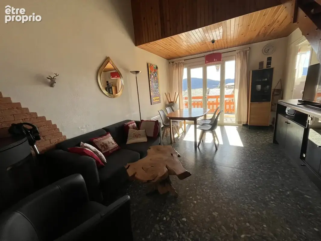 Grand appartement en plein centre du village - photo 6