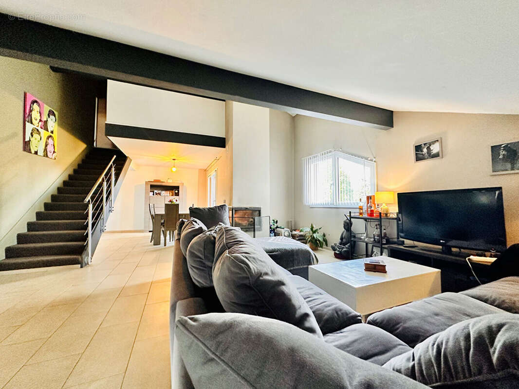 Appartement à DOUVAINE