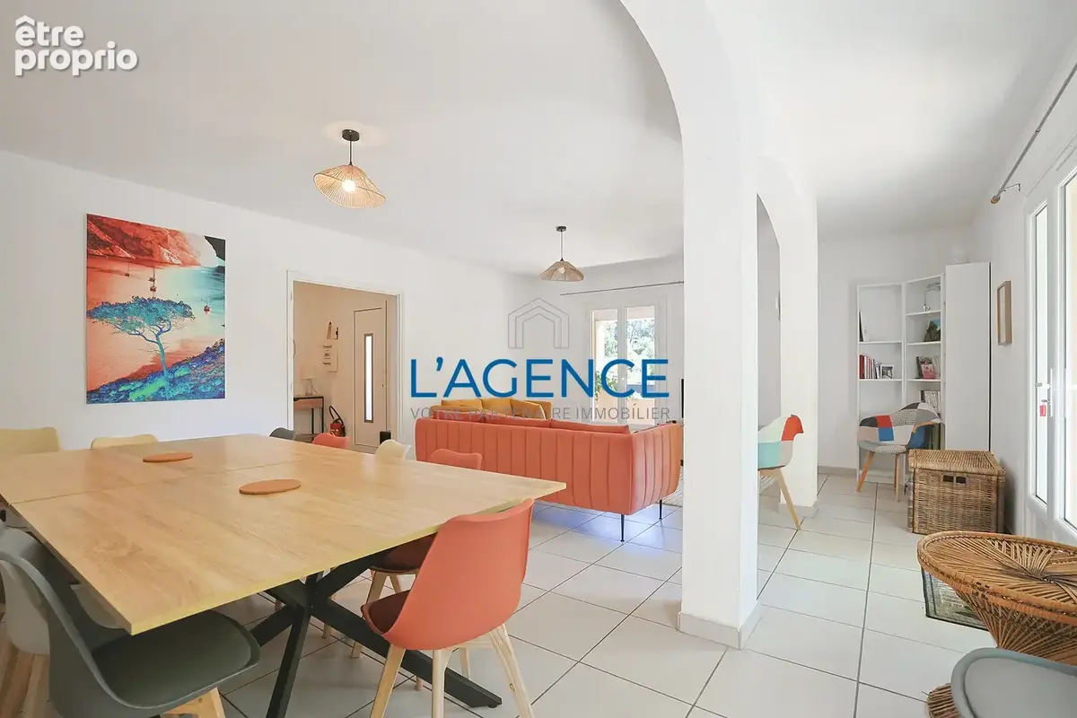 CARQUEIRANNE VILLA 233m2 - 8 Chambres  - Terrain 7023m avec piscine - photo 11