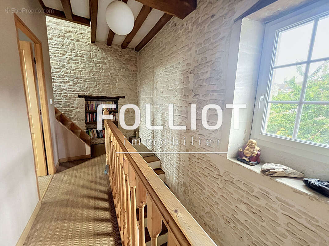 ACHAT/VENTE Maison en pierre de 4 pièces à vendre à Thaon -  Beau terrain clos - photo 8