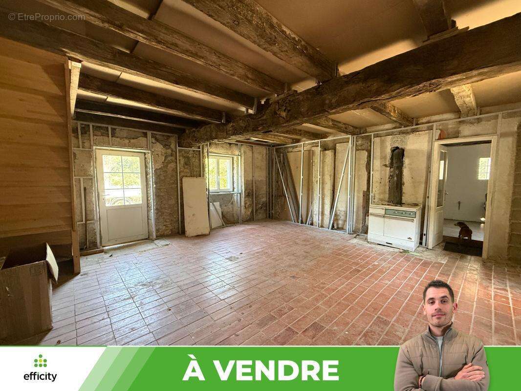 Maison à NANTEUIL-EN-VALLEE