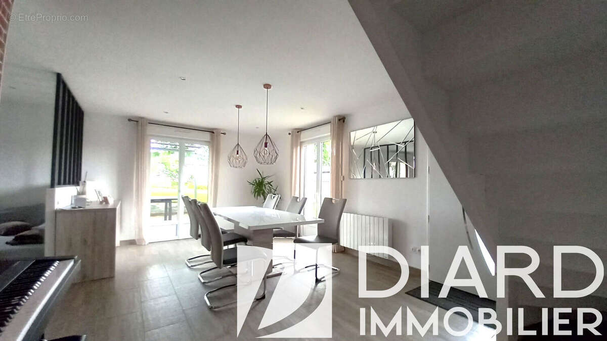 Maison La Chapelle Fleurigne 6 pièce(s) 115 m2 - photo 3