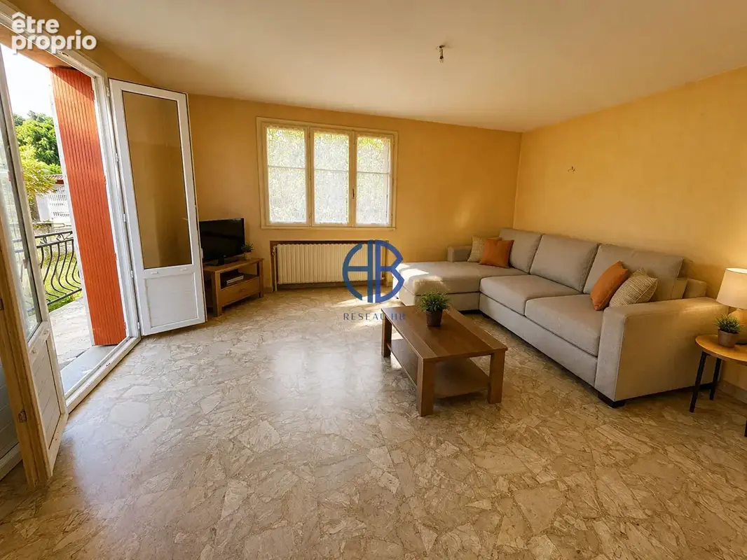 Maison familiale lumineuse des années 70 ? 102 m² habitables sur terrain plat de 2 482 m² - photo 6