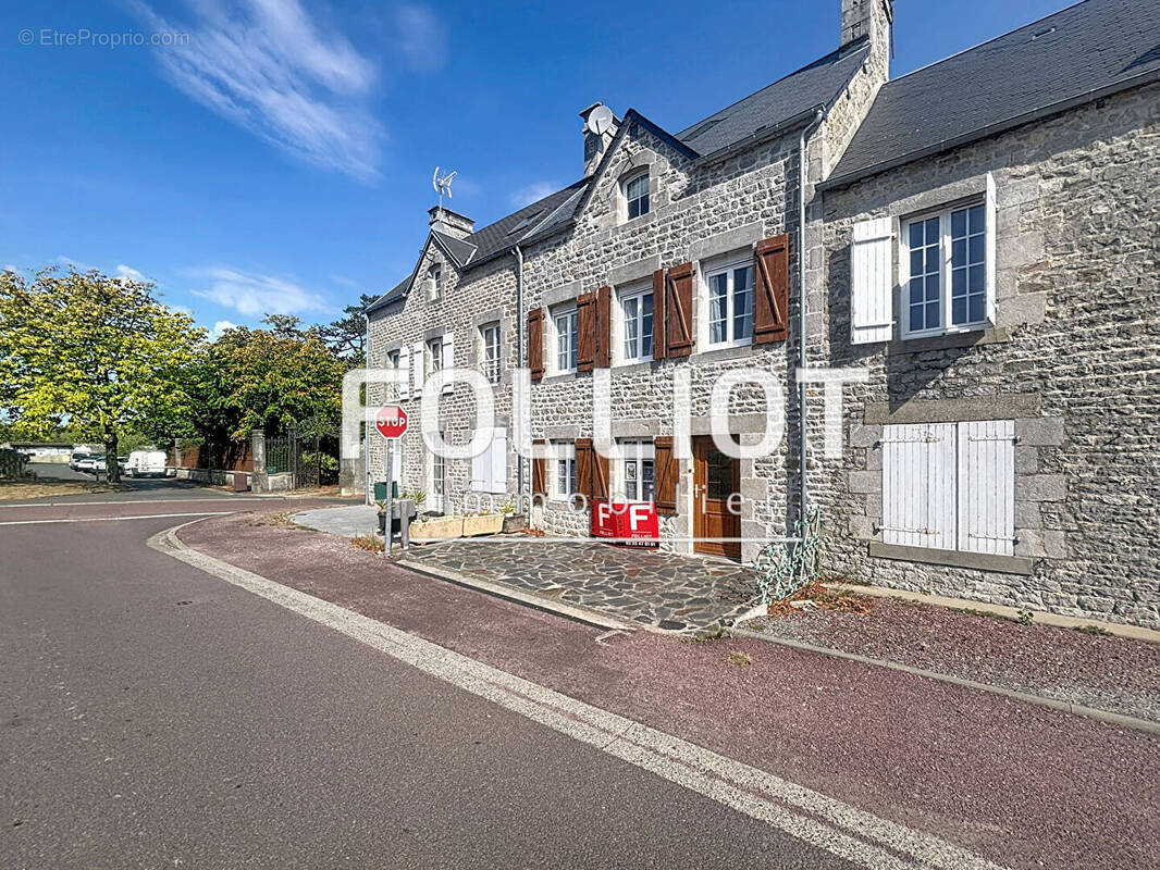Maison à MONTMARTIN-SUR-MER