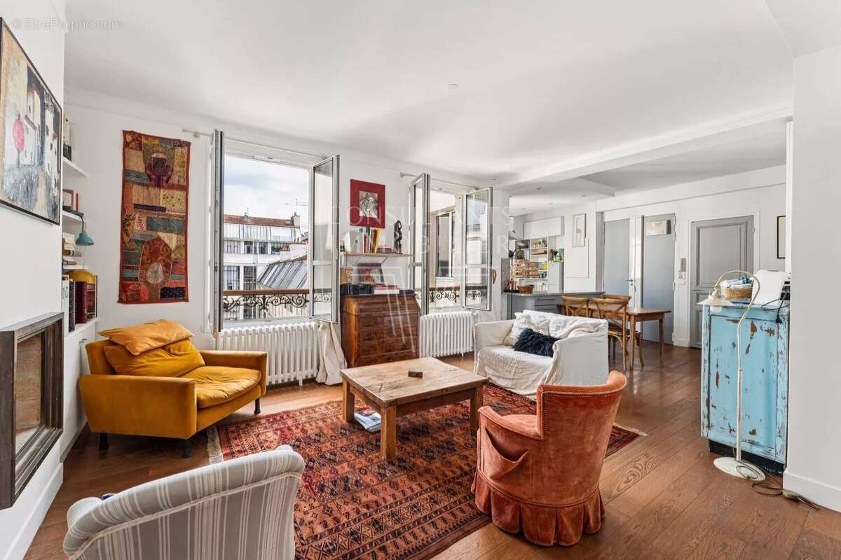 Appartement à PARIS-14E