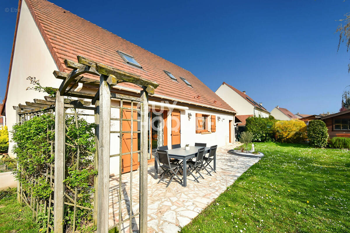 Maison à TOURNAN-EN-BRIE