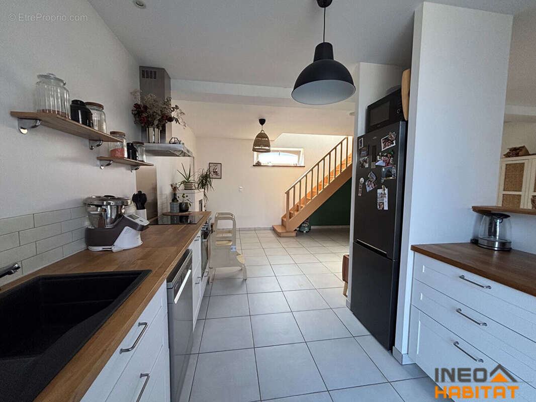 Maison La Chapelle Chaussee 4 pièce(s) 102 m2 - photo 4
