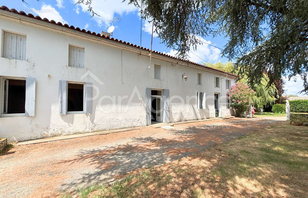 Maison à CORME-ECLUSE