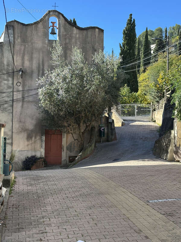 Maison à SOLLIES-TOUCAS