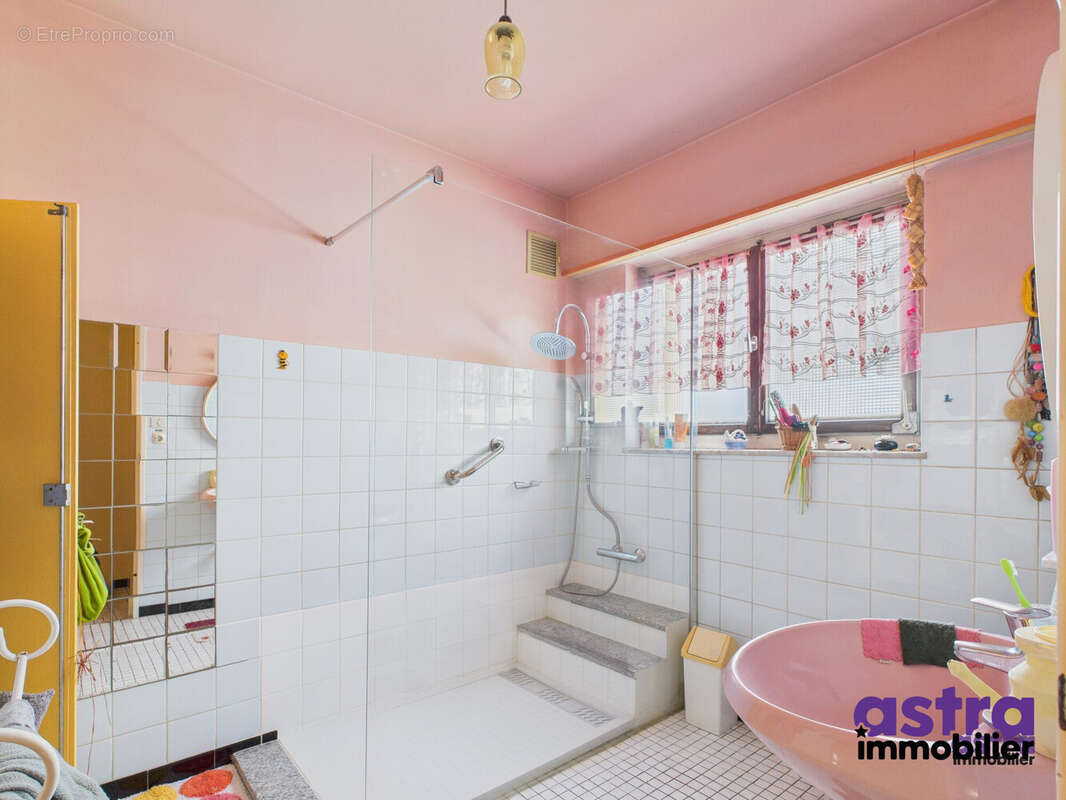 Maison à VILLAGE-NEUF