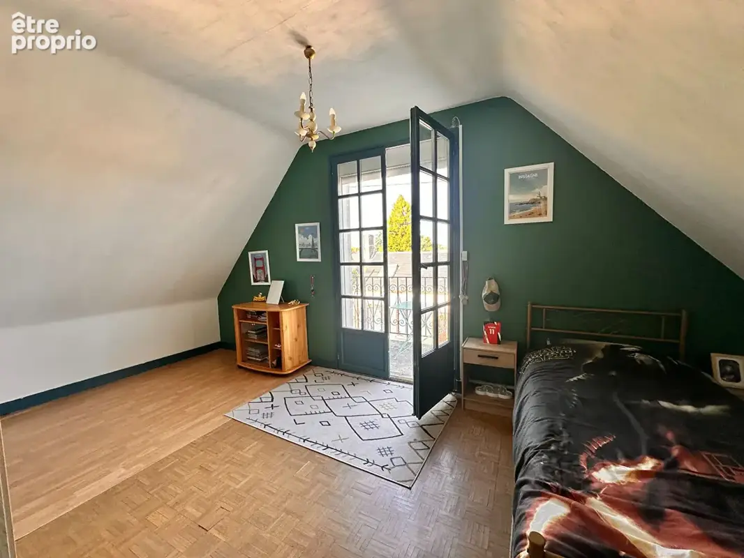 AUBIGNY-SUR-NÈRE  Maison familiale 135 m²  4 chambres Véranda  Sous-sol complet - photo 13